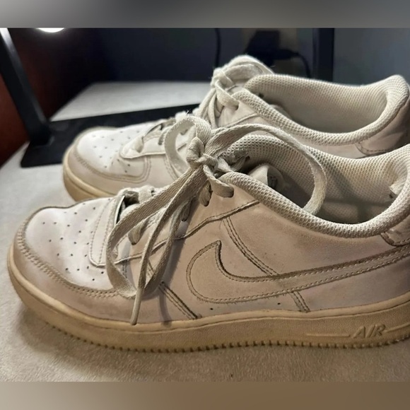 Nike Air Force 1s Women’s - Picture 2 of 5